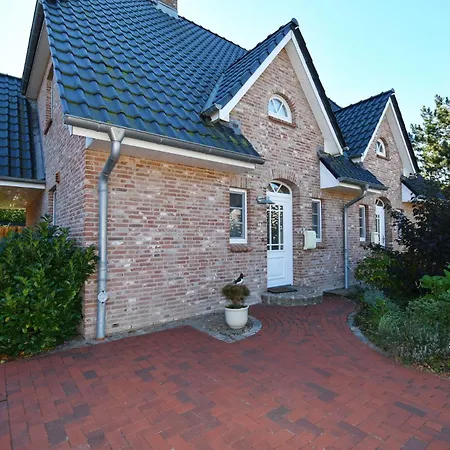 Holiday home Doppelhaushaelfte Austernfischer *