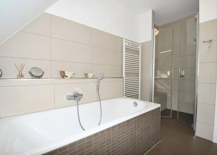 Doppelhaushaelfte Austernfischer * Böhl